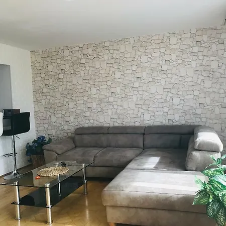 Vida Real Estate Stein Apartman *